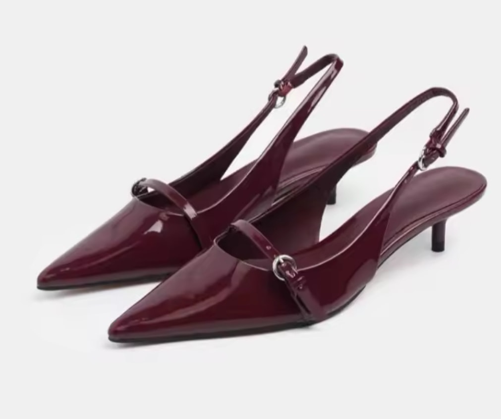 신발 뭐가 더 이뻐??(디자인만 봐줘 블랙살거야둘다!)