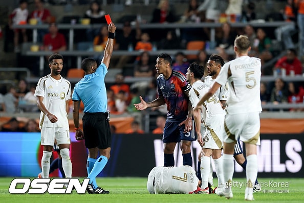 “손흥민이 과장된 연기로 파울을 유도했다고?” 美언론 진짜 미쳤네...손흥민에게 어처구니없는 ‘헐리우드 액션’ 논란