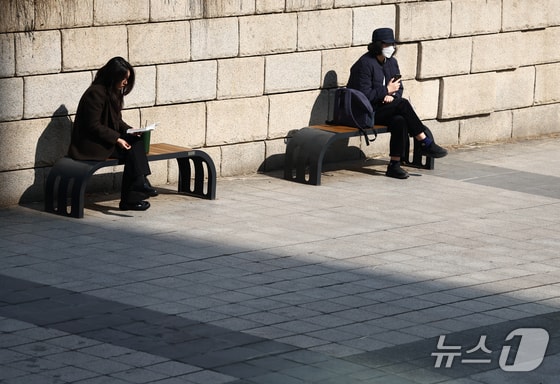 낮 최고 20도, 맑고 포근한 토요일…미세먼지는 '나쁨'[오늘날씨]
