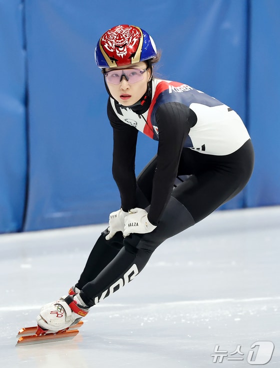 [속보] 최민정·김길리, 쇼트트랙 여자 1500m 결선 진출…金 도전