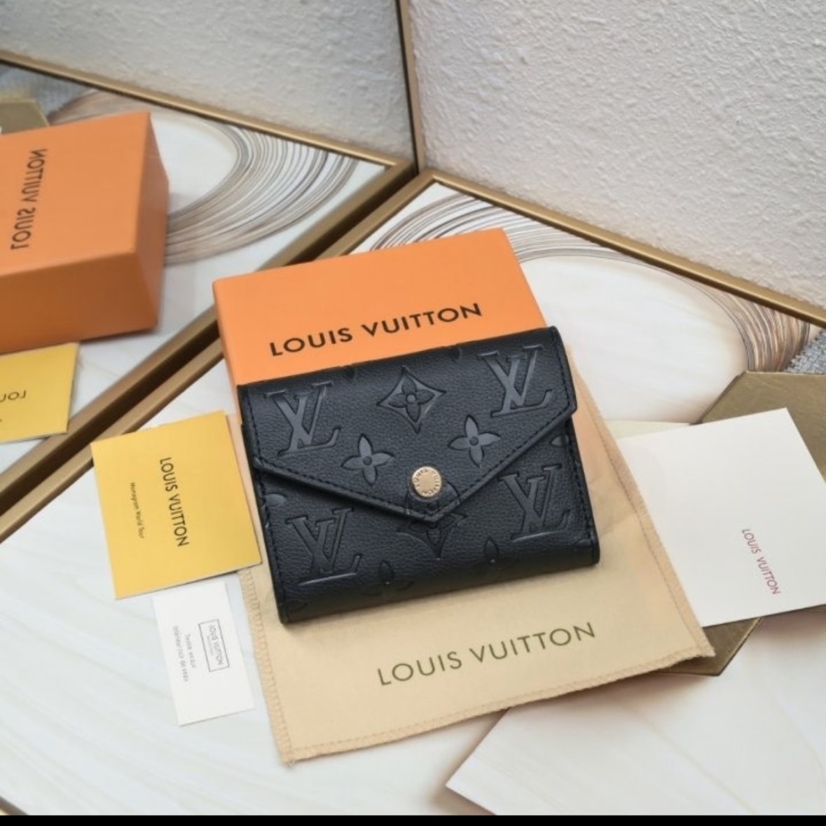 21살 명품 지갑 골라줘ㅜ