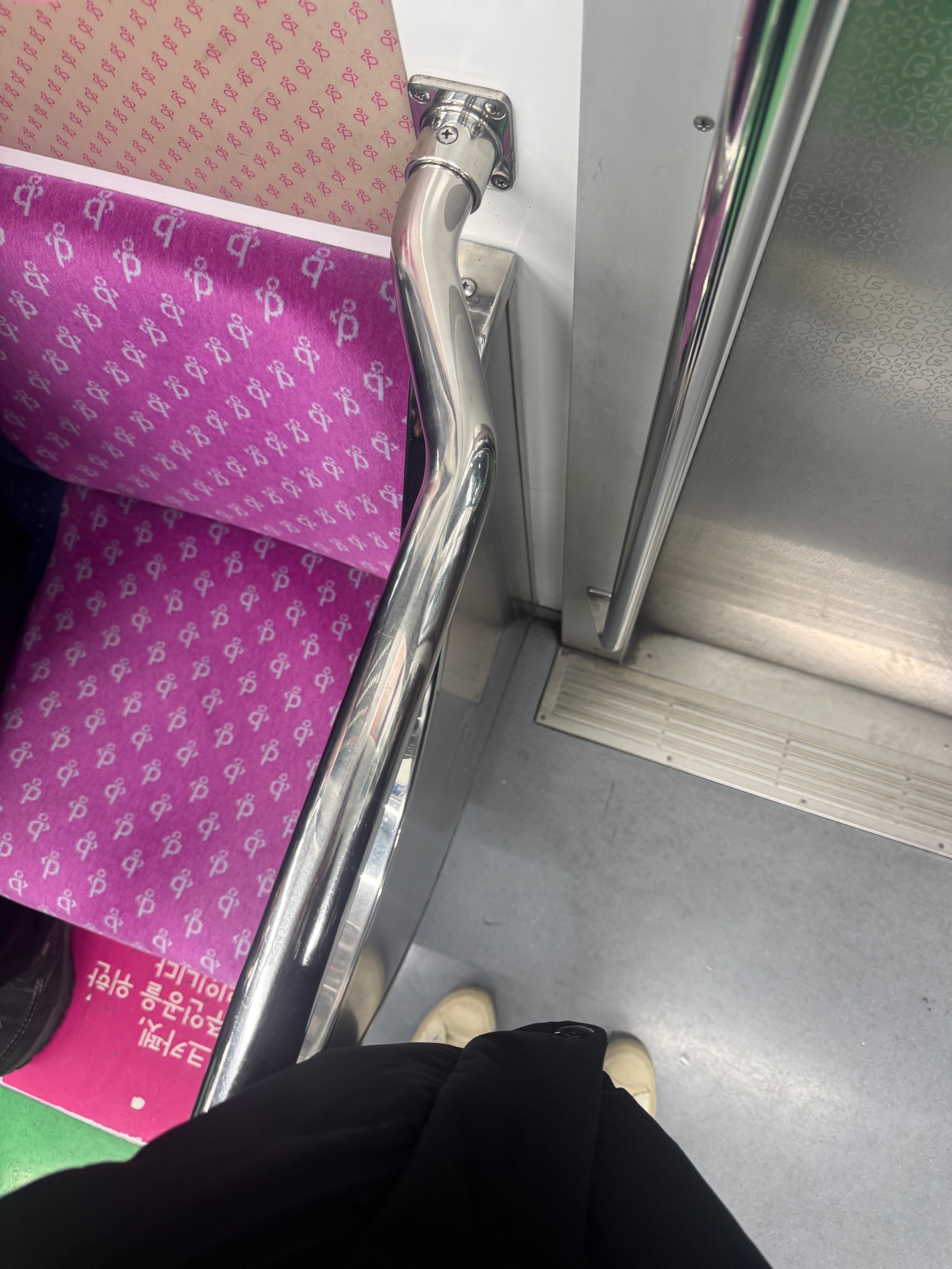 나도 앉고싶다ㅠㅠㅠ