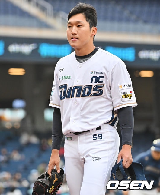 132억 좌완 연봉 미스터리, 작년 고작 4G 던졌는데 연봉 1억→9억이라니...9억 걸맞은 건강 입증할까