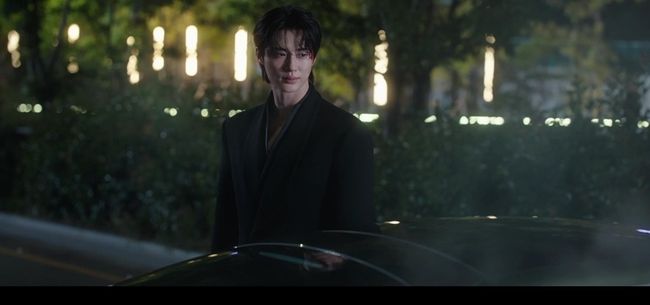 변우석, 차 안에 갇힌 아이유 구했다! 자체최고 11.1% ('대군부인')