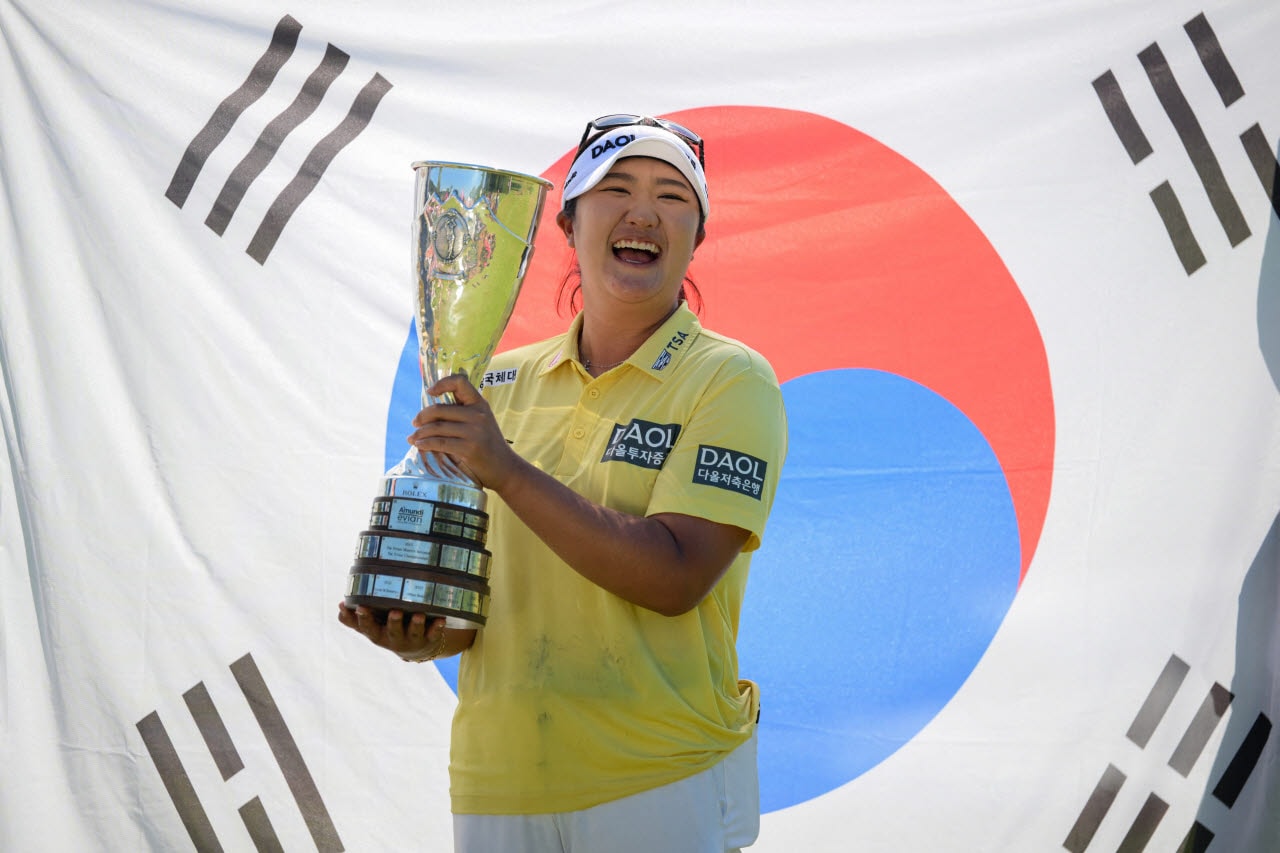 '60타+3주새 메이저 2승' 유해란 "많은 역사 만들어졌다…만화 같은 이야기"