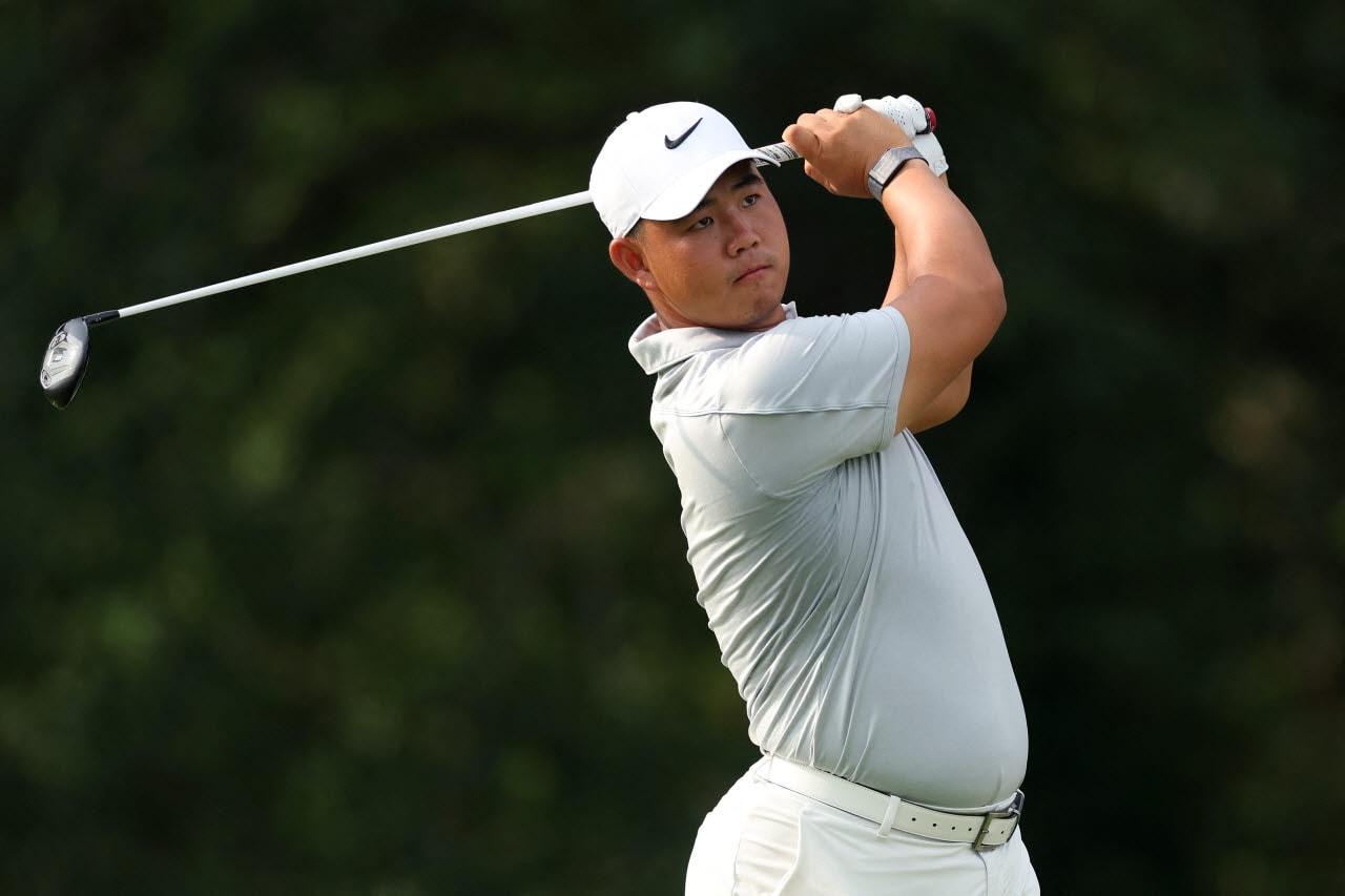 긴 슬럼프 떨친 김주형, 2년 9개월 만에 눈물의 PGA 투어 우승…'통산 4승'
