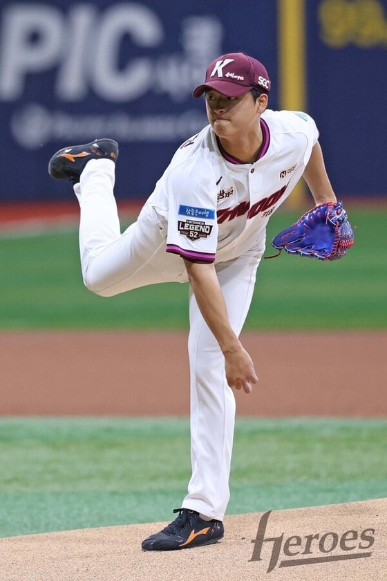 '박준현 데뷔전 선발승' 키움, 삼성과 3연전 스윕…KT는 선두 탈환