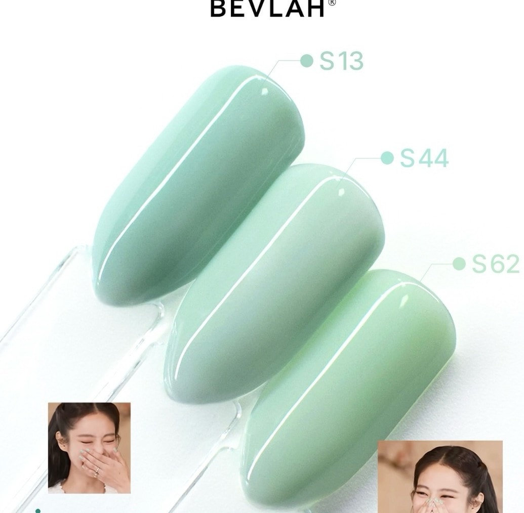 네일 색깔 골라주라...><