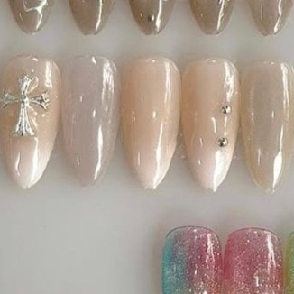 본문 보고 네일 디자인 골라줘 (더 있